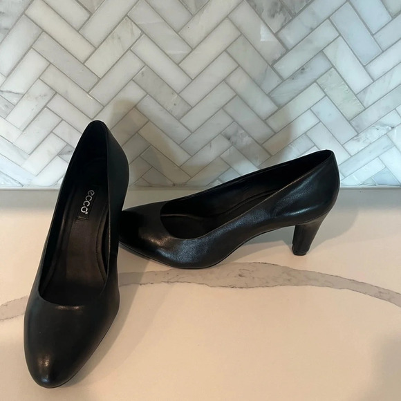 Ladies Size 39 Ecco Genuine  Leather Heels - Picture 1 of 4